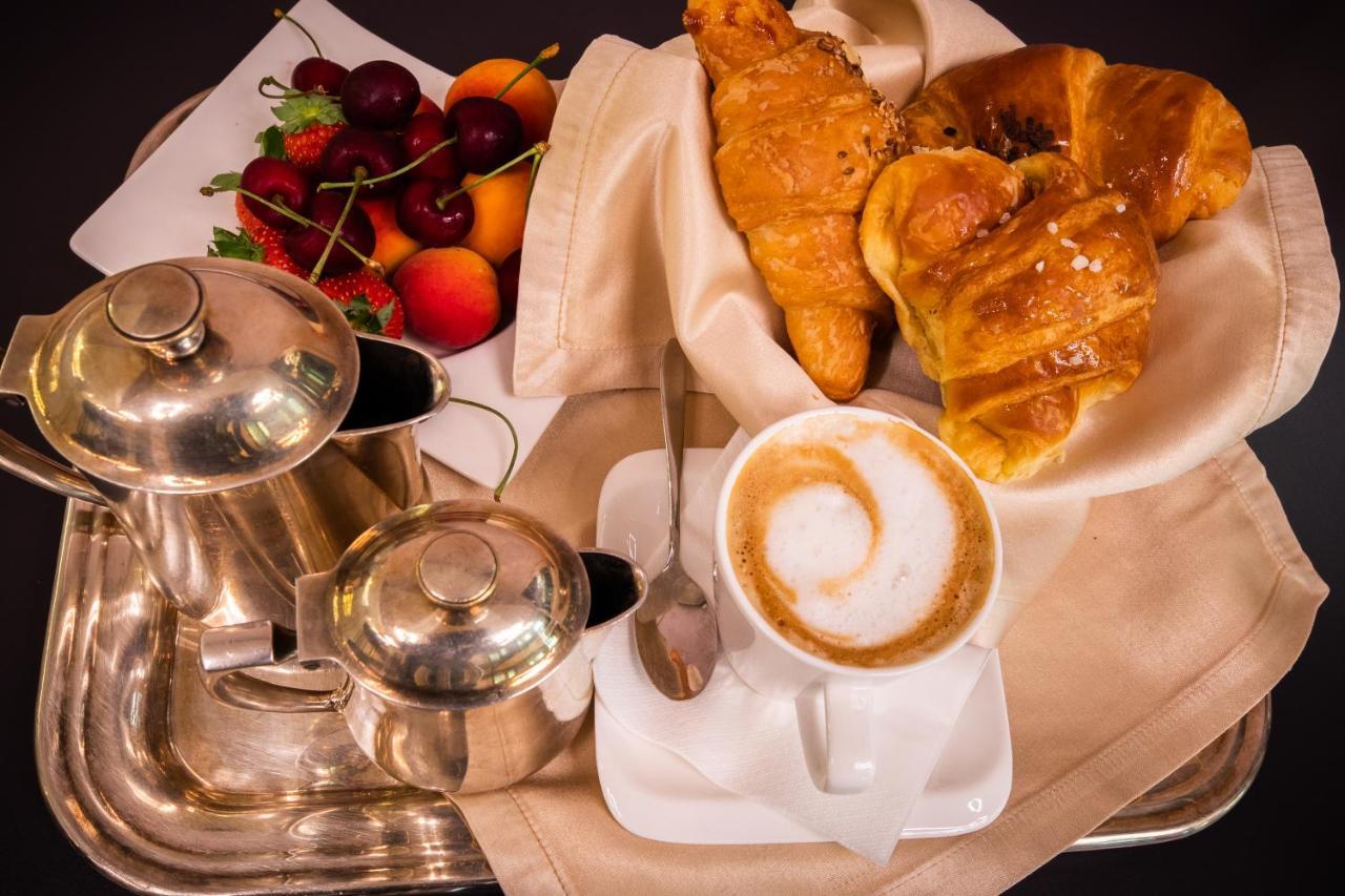 Hotel Palazzo Lovera Cuneo Ngoại thất bức ảnh