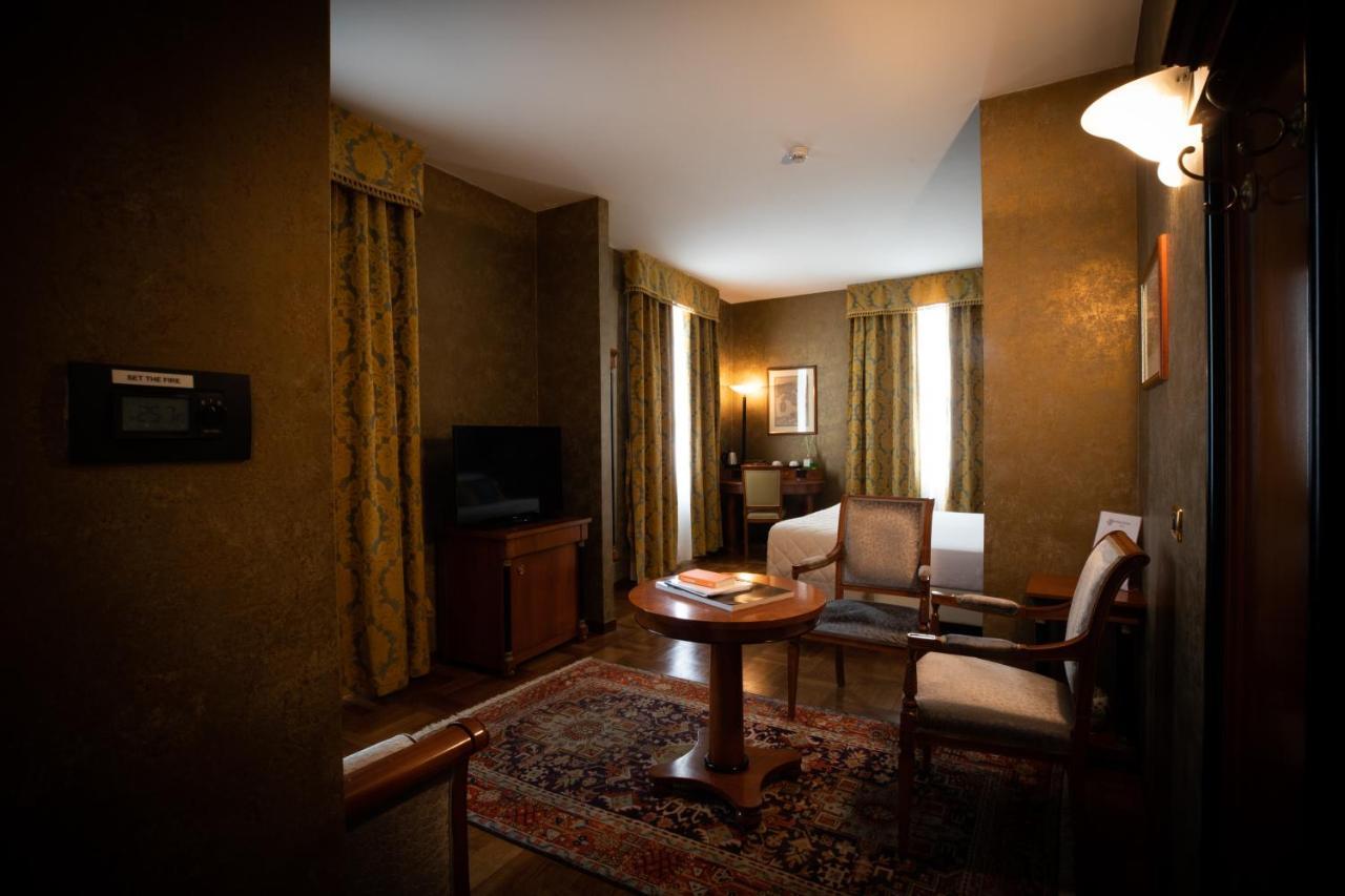 Hotel Palazzo Lovera Cuneo Ngoại thất bức ảnh
