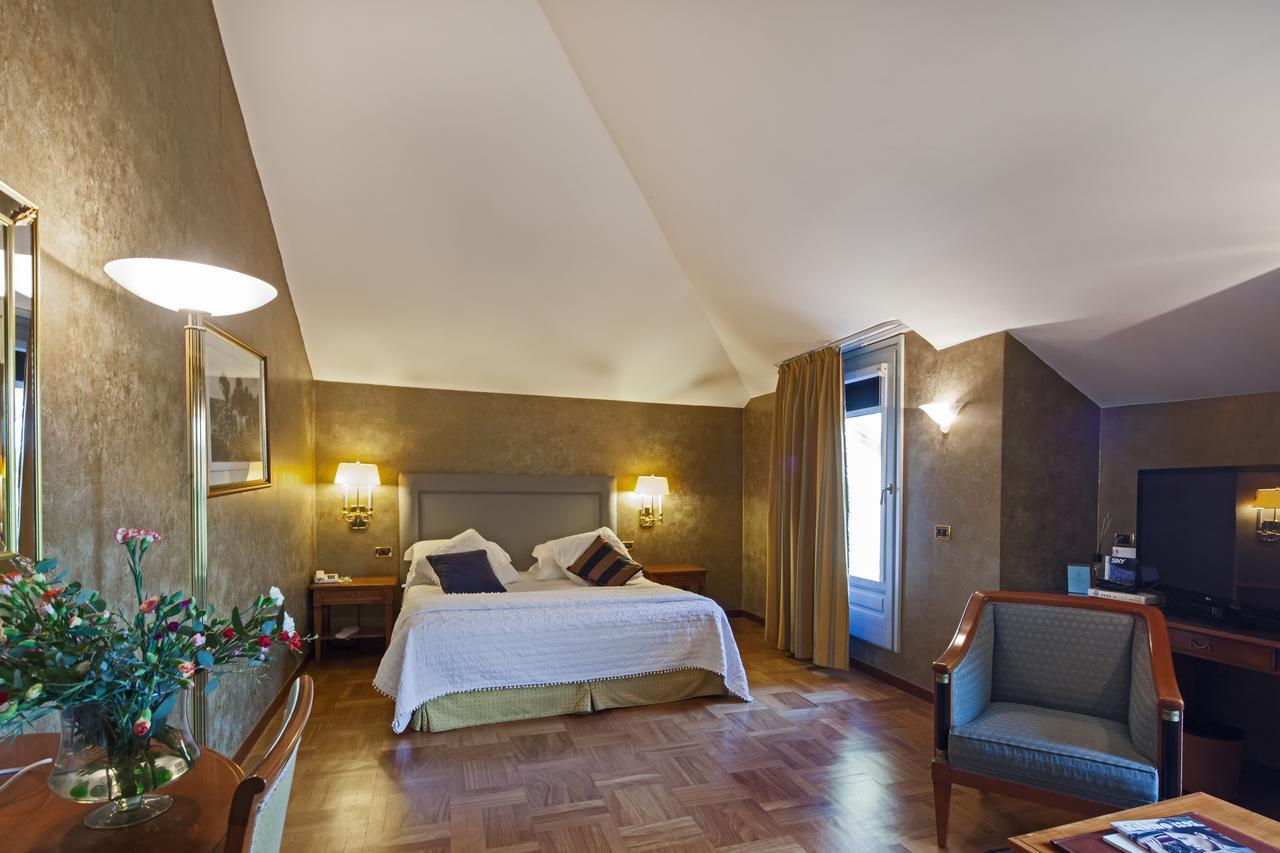 Hotel Palazzo Lovera Cuneo Ngoại thất bức ảnh