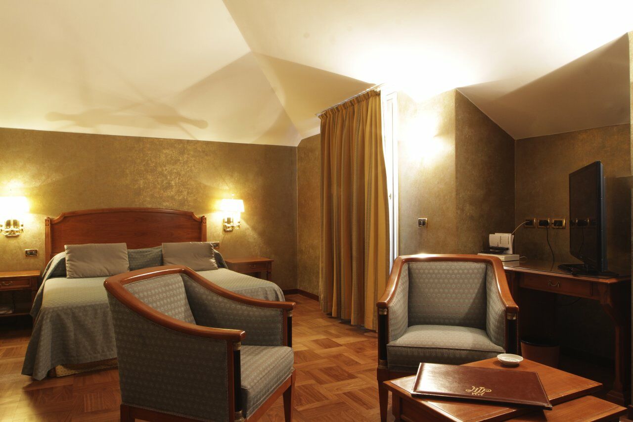 Hotel Palazzo Lovera Cuneo Ngoại thất bức ảnh
